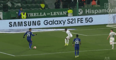 足球国足新一期集训名单公布，两名新人首次入选引热议