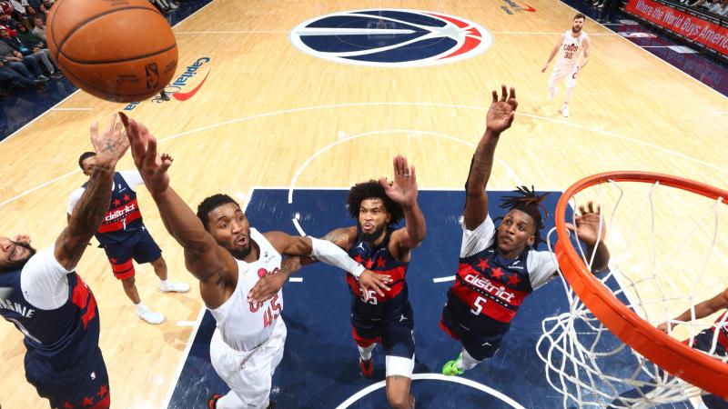 波兰主帅惊叹莱万职业精神：罗纳尔迪尼奥都不敢这样活